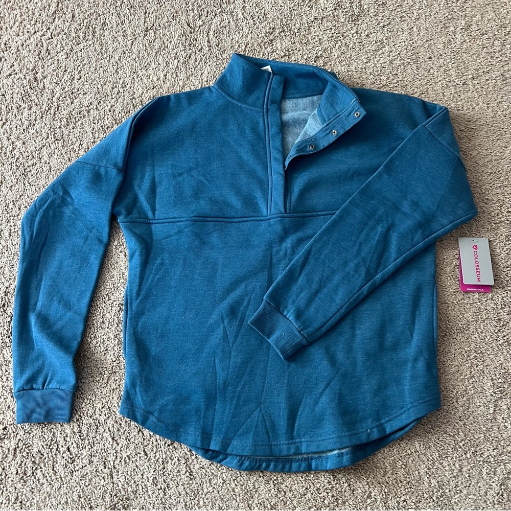 Women’s new with tags pullover